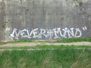 Graffiti Rooman Tiber-joen varrella keväällä 2014.(Kuva:Marjatta Sassila)